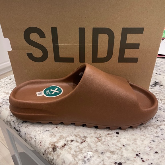 Adidas Yeezy Slides - Picture 8 of 8
